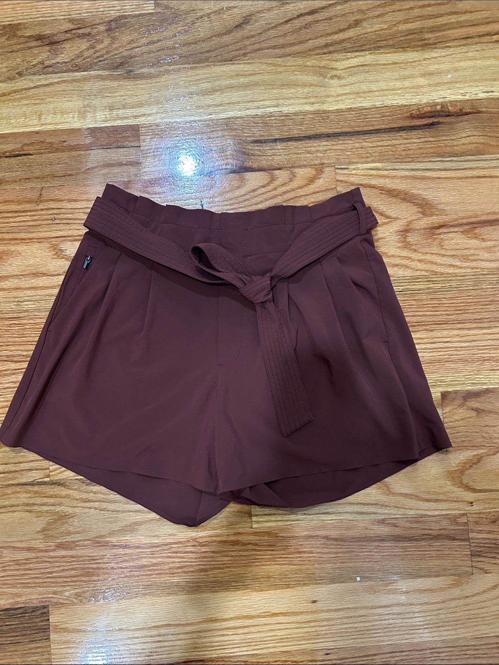 Athleta High-Waist Belted Shorts in Brown/dark rust